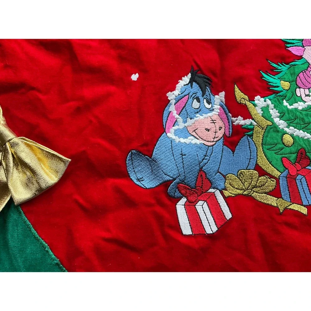 Disney Vintage Winnie the Pooh Embroidered Christmas Tree Skirt Red Green Velvet
